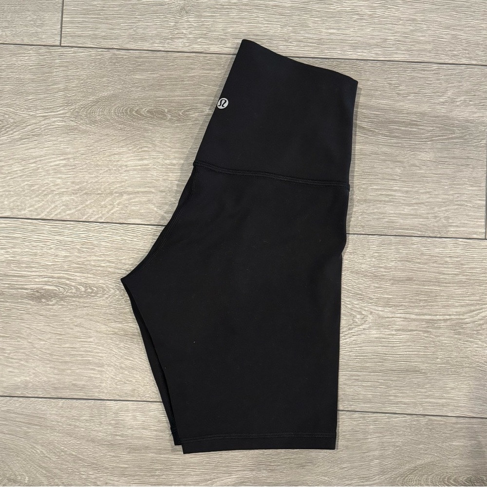 Lululemon Align High Rise biker shorts 8”